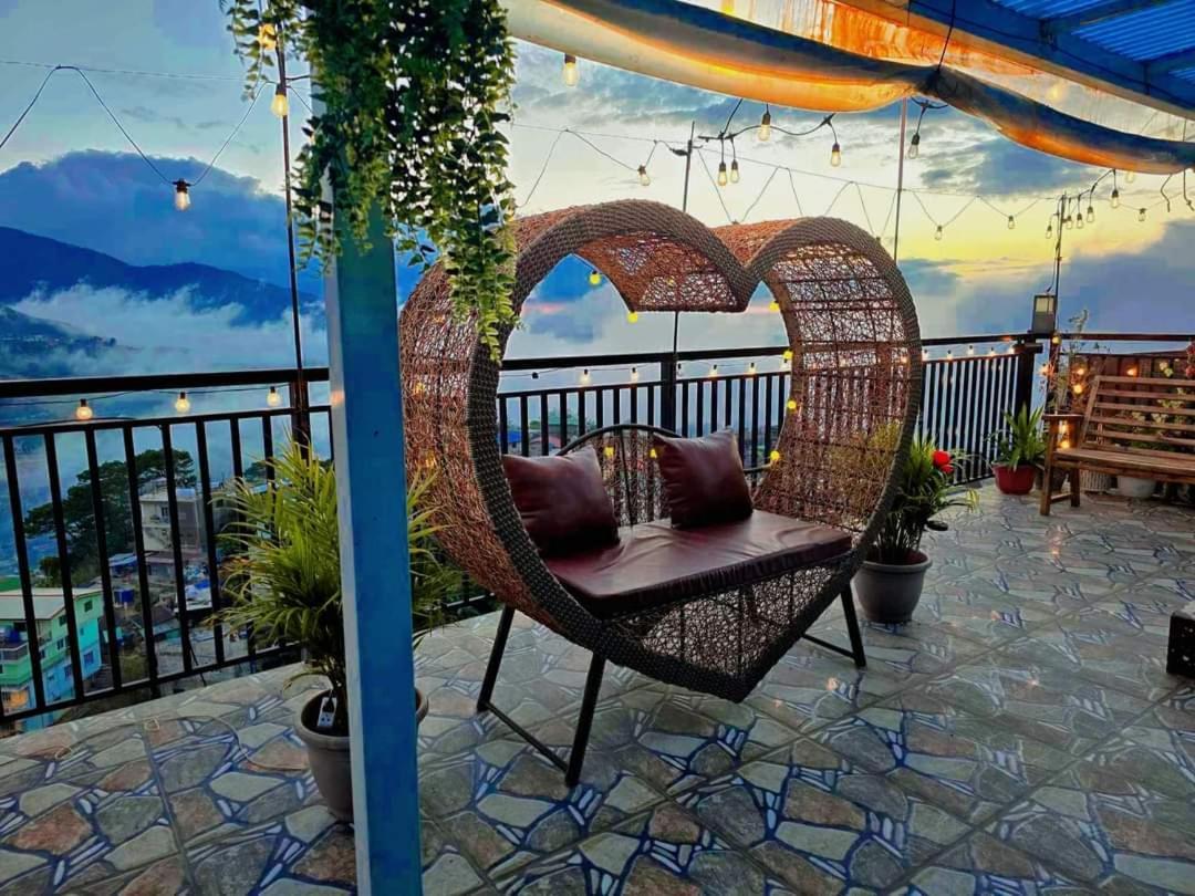 Mountain And Sunsetview Baguio Residences バギオ エクステリア 写真